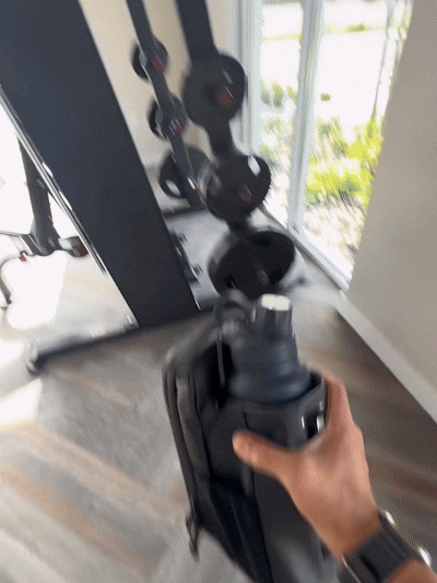 Magnetic fitness bag