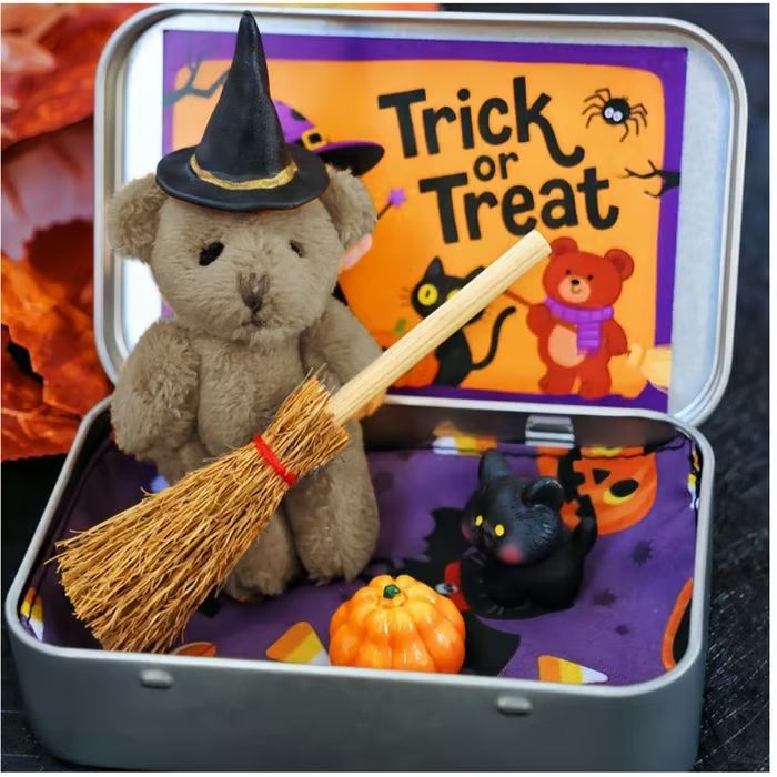 🎃🧸Cute Halloween Teddy Bear in a Box with wizard hat, Broom, Pumpkin & Cat🌟👻