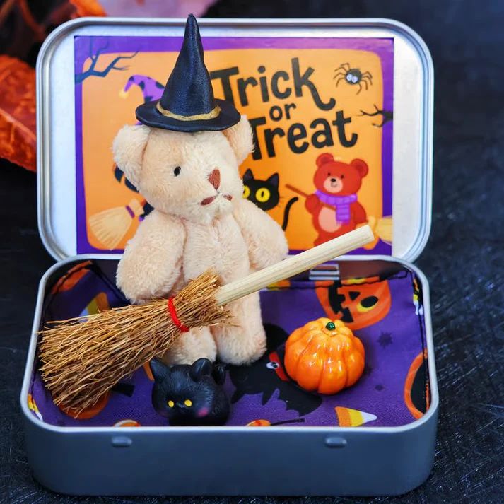 🎃🧸Cute Halloween Teddy Bear in a Box with wizard hat, Broom, Pumpkin & Cat🌟👻