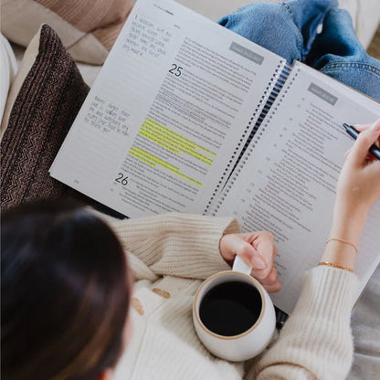 🔥LAST DAY 49% OFF -🙏🏼The Bible In A Year: A 52-Week Journey Through God's Word(✨Hardcover)